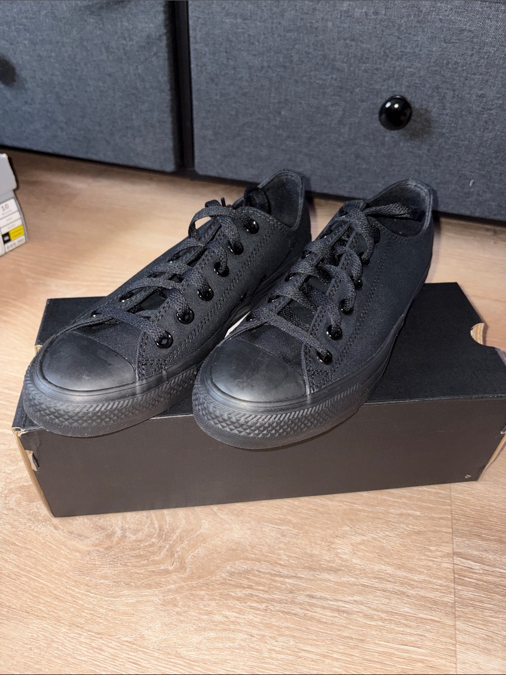 Men's All-black Converse